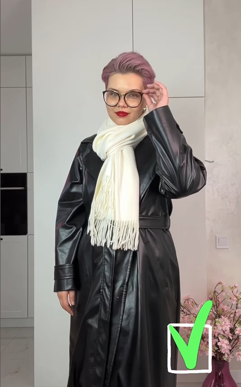 Ловите 4 способа от стилиста, как красиво и тепло завязать шарф (видео)